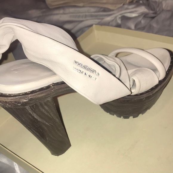 Burberry Platforms - Picture 2 of 4